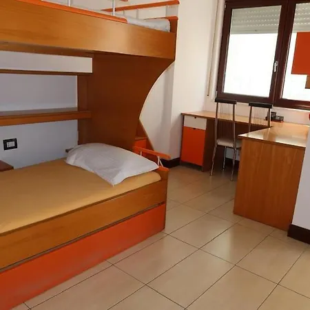 Marina Beach Apartment *